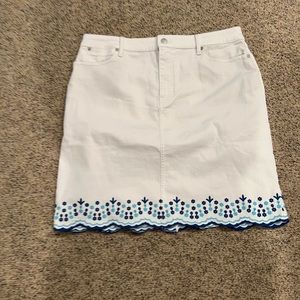 Talbots White Denim Embroidered Skirt SIZE 12 NWT